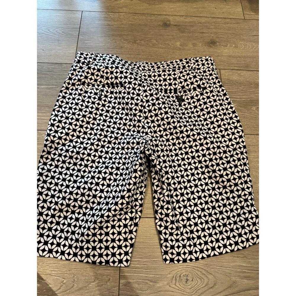 Banana Republic Bermuda Shorts Womens Size 0 Black White Geometric Print Stretch - Picture 2 of 6